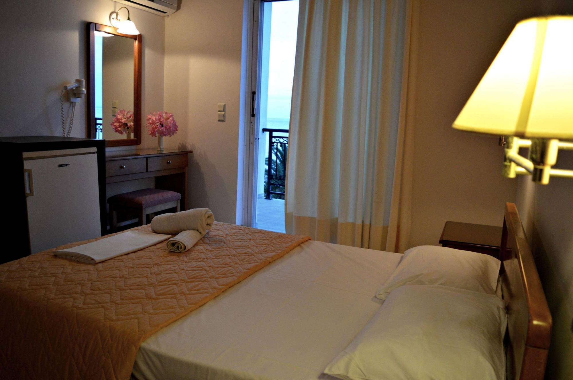 Paradise Beach Camping Platys Gialos  Esterno foto
